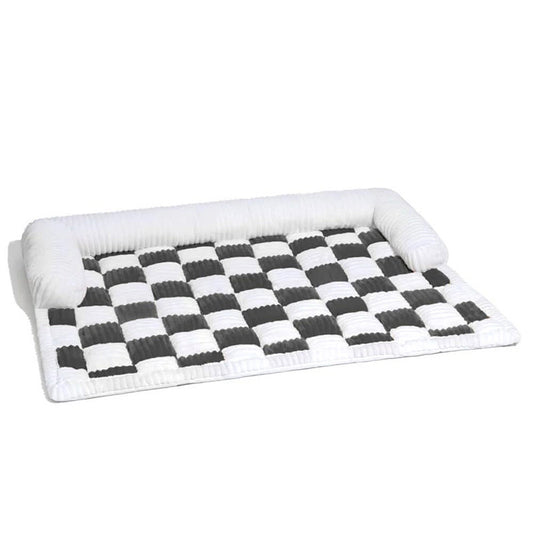 Chessboard Grid Thickened Warm Dog Bed 🐾